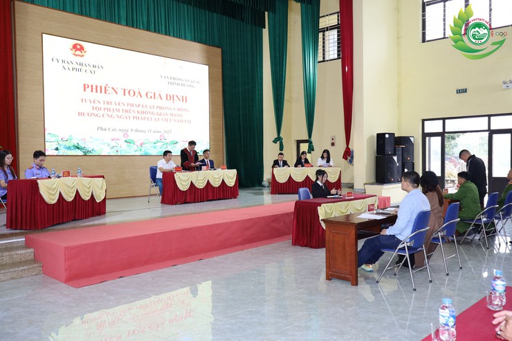 Xã Phú Cát tổ chức kỷ niệm ngày pháp luật nước cộng hòa xã hội chủ nghĩa việt nam (9/11)- Ảnh 6.