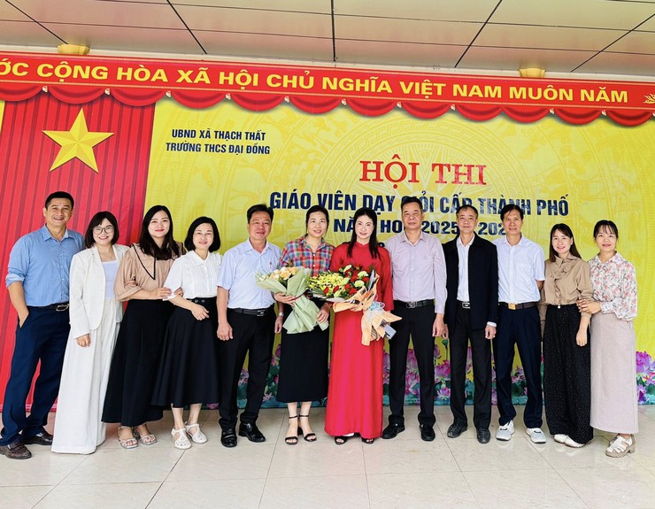 Trường THCS Thạch Thất: Dấu ấn tiên phong với tiết dạy tiếng Anh 4.0 - kết nối toàn cầu tại Hội thi Giáo viên dạy giỏi cấp Thành phố năm học 2025 - 2026- Ảnh 1.