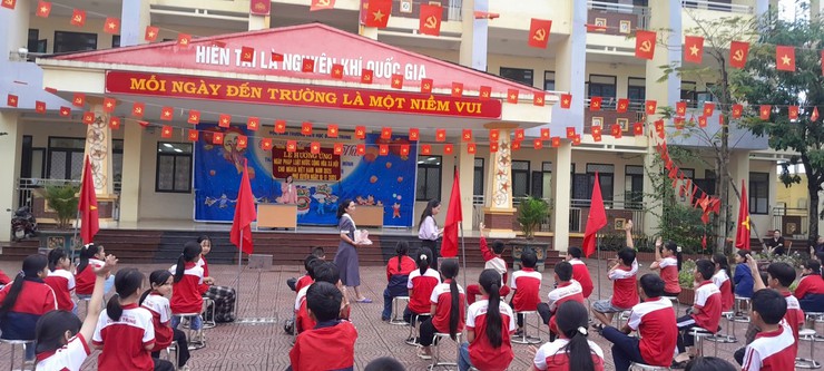 Các trường học trên địa bàn xã Phú Xuyên tích cực hưởng ứng Ngày Pháp luật Việt Nam năm 2025
- Ảnh 4.