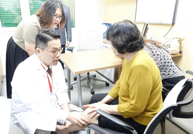 Bệnh viện đa khoa Xanh Pôn hợp tác với Bệnh viện Daechan (Hàn Quốc) nâng tầm chất lượng điều trị theo chuẩn quốc tế- Ảnh 1.