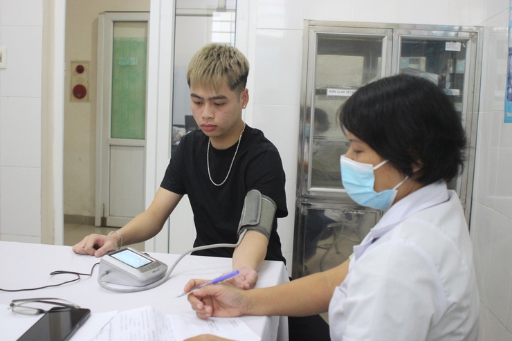 Phường Long Biên tổ chức khám sơ tuyển nghĩa vụ quân sự năm 2026- Ảnh 3.