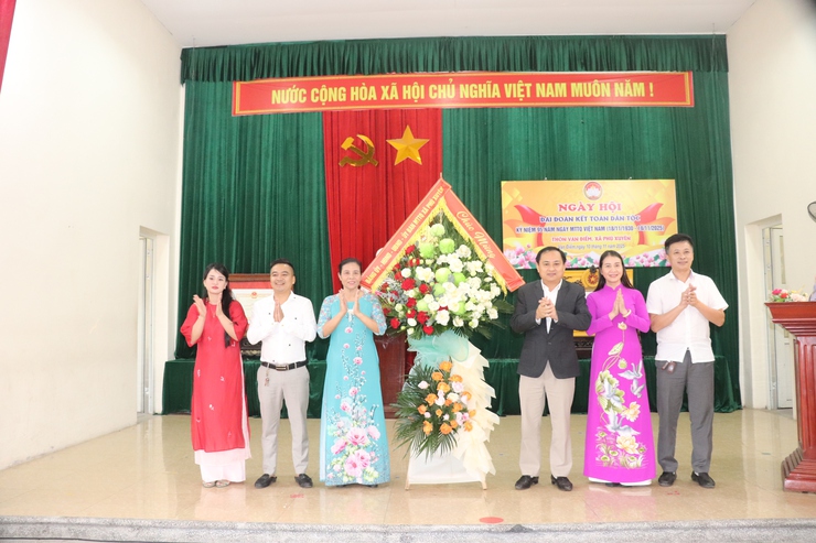 NGÀY HỘI ĐẠI ĐOÀN KẾT TOÀN DÂN TỘC KHU DÂN CƯ THÔN VẠN ĐIỂM NĂM 2025- Ảnh 5.