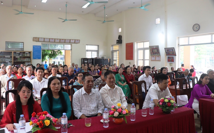 NGÀY HỘI ĐẠI ĐOÀN KẾT TOÀN DÂN TỘC KHU DÂN CƯ THÔN VẠN ĐIỂM NĂM 2025- Ảnh 6.