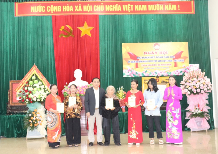 NGÀY HỘI ĐẠI ĐOÀN KẾT TOÀN DÂN TỘC KHU DÂN CƯ THÔN VẠN ĐIỂM NĂM 2025- Ảnh 8.