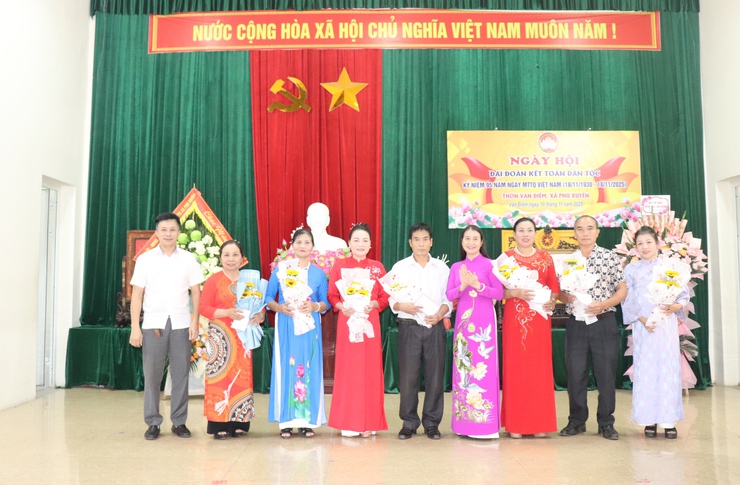 NGÀY HỘI ĐẠI ĐOÀN KẾT TOÀN DÂN TỘC KHU DÂN CƯ THÔN VẠN ĐIỂM NĂM 2025- Ảnh 9.