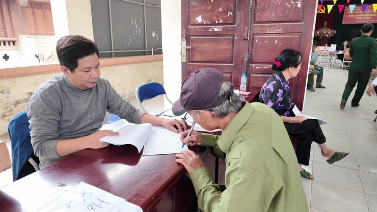 Chi trả kinh phí bồi thường, hỗ trợ của các hộ gia đình, cá nhân có đất, tài sản trên đất nằm trong chỉ giới thu hồi đất dự án Trường bắn, thao trường huấn luyện của Trung đoàn BB692- Ảnh 5.