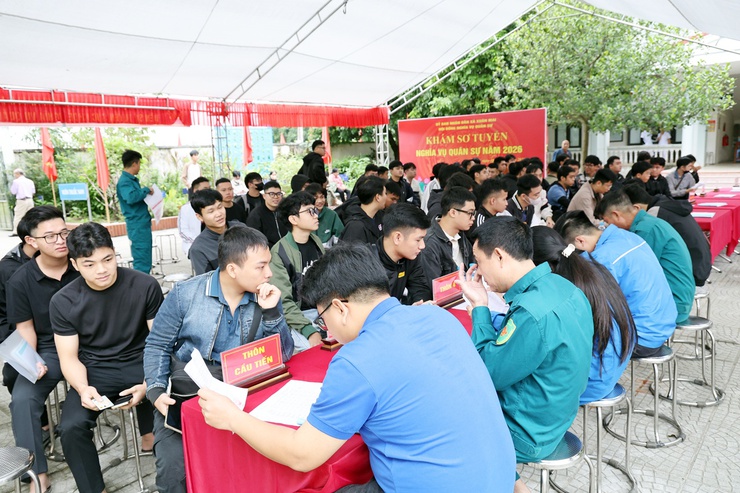 Xã Xuân Mai tiếp tục tổ chức sơ tuyển sức khỏe nghĩa vụ quân sự năm 2026- Ảnh 4.