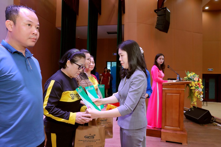 Ngày hội tư vấn và giao dịch việc làm phường Cầu Giấy: Đưa chính sách đến gần người dân- Ảnh 9.