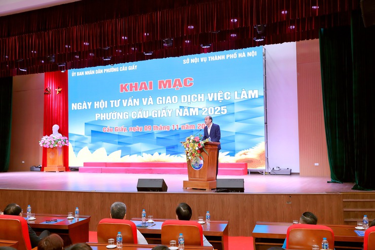 Ngày hội tư vấn và giao dịch việc làm phường Cầu Giấy: Đưa chính sách đến gần người dân- Ảnh 7.