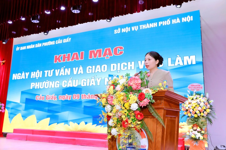 Ngày hội tư vấn và giao dịch việc làm phường Cầu Giấy: Đưa chính sách đến gần người dân- Ảnh 8.