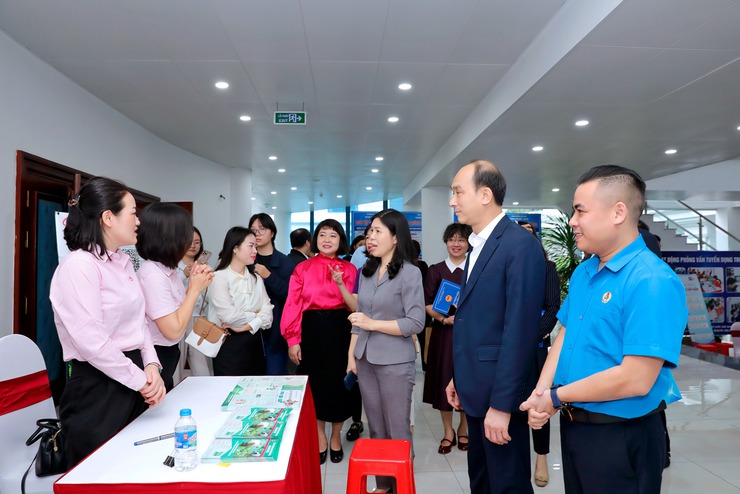 Ngày hội tư vấn và giao dịch việc làm phường Cầu Giấy: Đưa chính sách đến gần người dân- Ảnh 14.