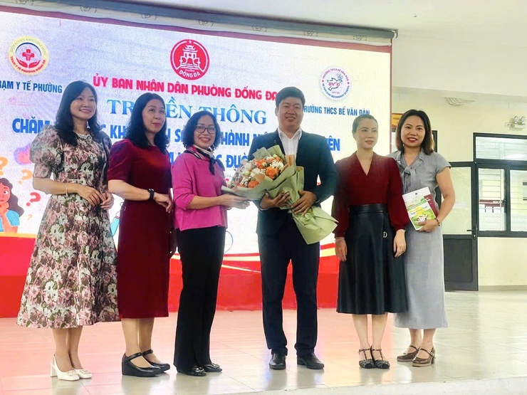 Trạm Y tế phường Đống Đa tăng cường truyền thông về CSSKSS vị thành niên, thanh niên và phòng chống xâm hại- Ảnh 3.