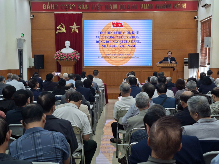 Hội nghị Báo cáo viên phường tháng 11 năm 2025- Ảnh 2.