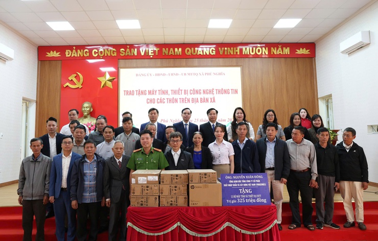 Phú Nghĩa chung tay thực hiện Chuyển đổi số- Ảnh 1.