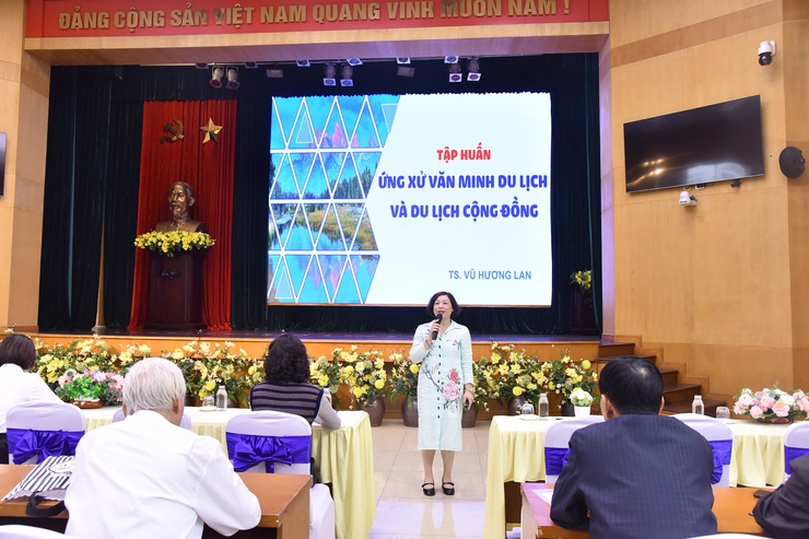 Phường Hoàn Kiếm: nâng cao kỹ năng ứng xử văn minh du lịch và du lịch cộng đồng- Ảnh 4.