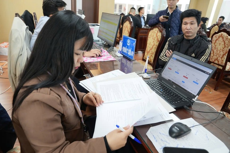 Trung tâm Phục vụ hành chính công Thành phố hỗ trợ người dân khu vực Đông Anh hoàn thiện hồ sơ mua nhà ở xã hội- Ảnh 8.