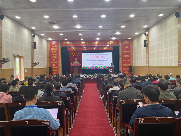 Phường Long Biên tập huấn kỹ năng số cho đội ngũ công chức, viên chức, người lao động cơ quan phường- Ảnh 3.