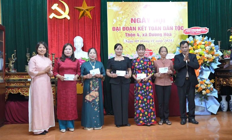 Thôn Yên Sở 4 tổ chức Ngày hội Đại đoàn kết toàn dân tộc năm 2025 
- Ảnh 14.