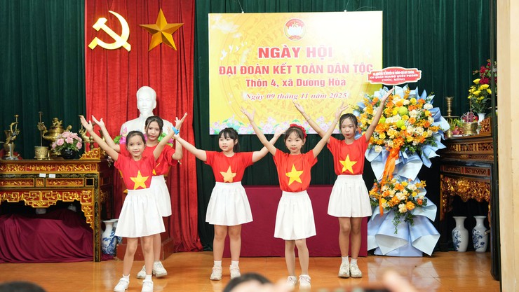 Thôn Yên Sở 4 tổ chức Ngày hội Đại đoàn kết toàn dân tộc năm 2025 
- Ảnh 2.