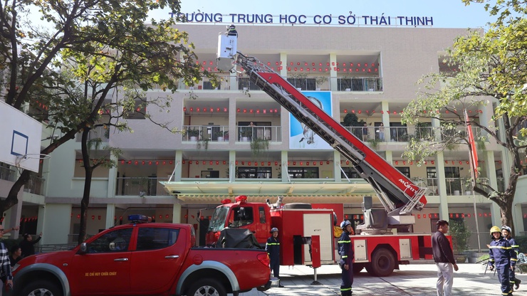 Hợp luyện diễn tập chữa cháy – cứu nạn, cứu hộ tại trường THCS Thái Thịnh- Ảnh 11.
