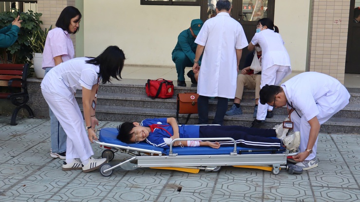 Hợp luyện diễn tập chữa cháy – cứu nạn, cứu hộ tại trường THCS Thái Thịnh- Ảnh 10.