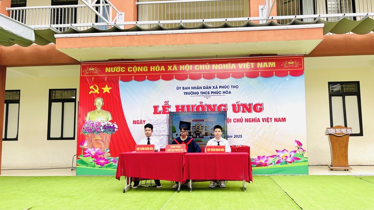 Trường THCS Phúc Hòa hưởng ứng Ngày Pháp luật nước Cộng hòa Xã hội Chủ nghĩa Việt Nam- Ảnh 9.