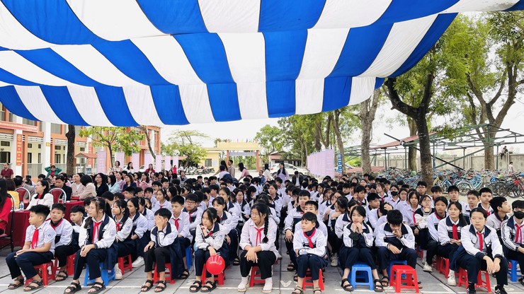 Trường THCS Phúc Hòa hưởng ứng Ngày Pháp luật nước Cộng hòa Xã hội Chủ nghĩa Việt Nam- Ảnh 3.