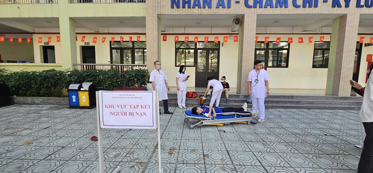 Hợp luyện diễn tập chữa cháy – cứu nạn, cứu hộ tại trường THCS Thái Thịnh- Ảnh 8.