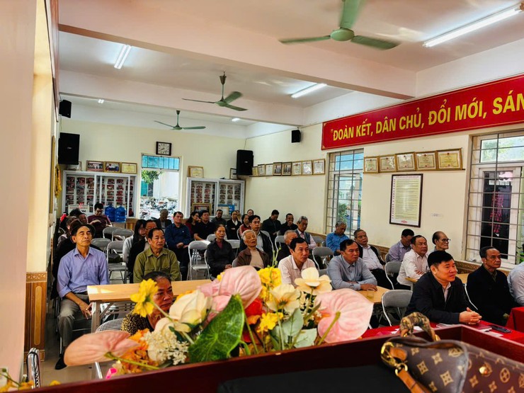 Phường Việt Hưng tổ chức tiếp sóng Hội nghị quán triệt, triển khai Nghị quyết Đại hội Đảng bộ Thành phố Hà Nội lần thứ XVIII- Ảnh 6.