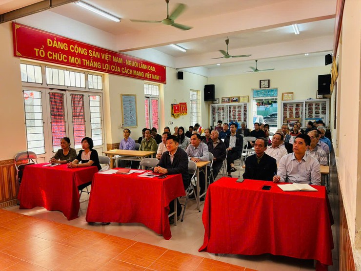 Phường Việt Hưng tổ chức tiếp sóng Hội nghị quán triệt, triển khai Nghị quyết Đại hội Đảng bộ Thành phố Hà Nội lần thứ XVIII- Ảnh 7.