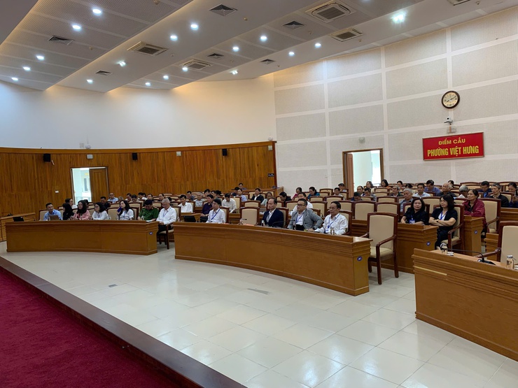 Phường Việt Hưng tổ chức tiếp sóng Hội nghị quán triệt, triển khai Nghị quyết Đại hội Đảng bộ Thành phố Hà Nội lần thứ XVIII- Ảnh 1.