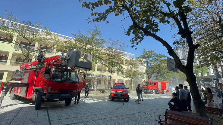 Hợp luyện diễn tập chữa cháy – cứu nạn, cứu hộ tại trường THCS Thái Thịnh- Ảnh 6.