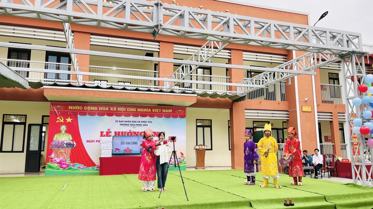 Trường THCS Phúc Hòa hưởng ứng Ngày Pháp luật nước Cộng hòa Xã hội Chủ nghĩa Việt Nam- Ảnh 5.