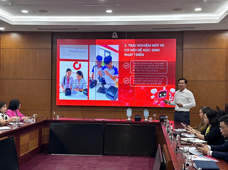 UBND phường Việt Hưng tổ chức hội nghị đánh giá năng lực của 04 đơn vị đăng ký cung cấp dịch vụ căng tin trong trường học- Ảnh 2.