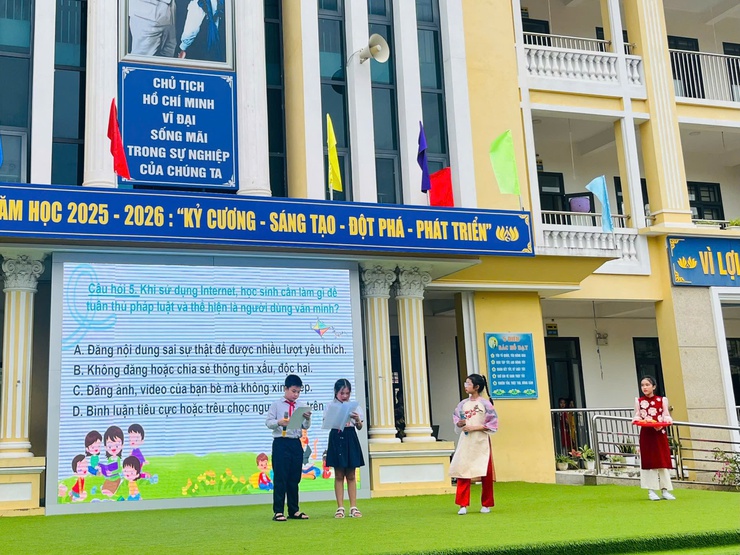 UBND XÃ NGỌC HỒI HƯỞNG ỨNG NGÀY PHÁP LUẬT VIỆT NAM NĂM 2025 TẠI TRƯỜNG TIỂU HỌC ĐẠI ÁNG- Ảnh 7.