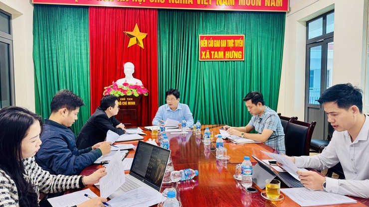 Tam Hưng họp triển khai nhiệm vụ đánh giá chỉ số chuyển đổi số và cải cách hành chính năm 2025- Ảnh 2.