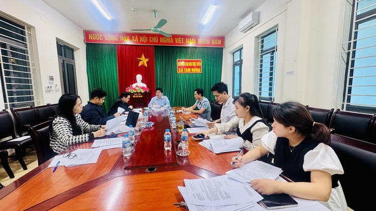 Tam Hưng họp triển khai nhiệm vụ đánh giá chỉ số chuyển đổi số và cải cách hành chính năm 2025- Ảnh 1.