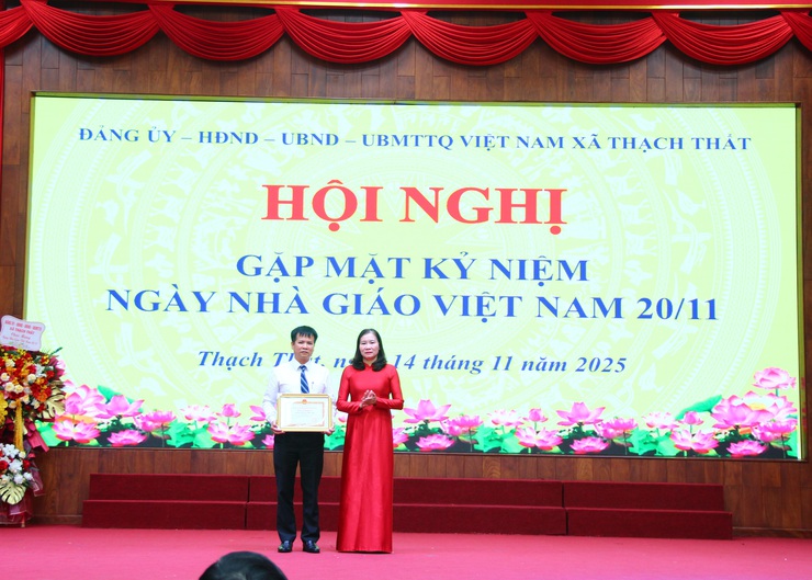 THẠCH THẤT: GẶP MẶT KỶ NIỆM NGÀY NHÀ GIÁO VIỆT NAM 20/11/2025- Ảnh 3.