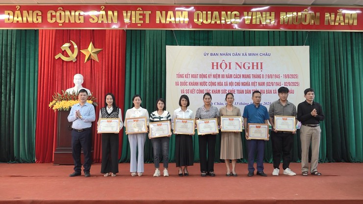 Xã Minh Châu: Tổng kết công tác khám sức khoẻ định kỳ toàn dân và các hoạt động kỷ niệm 80 năm cách mạng tháng Tám và Quốc khánh 2/9.- Ảnh 6.