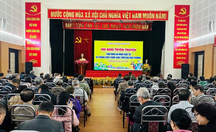 Phường Bồ Đề tuyên truyền tình hình an ninh trật tự và công tác phòng cháy chứa cháy trên địa bàn. - Ảnh 1.