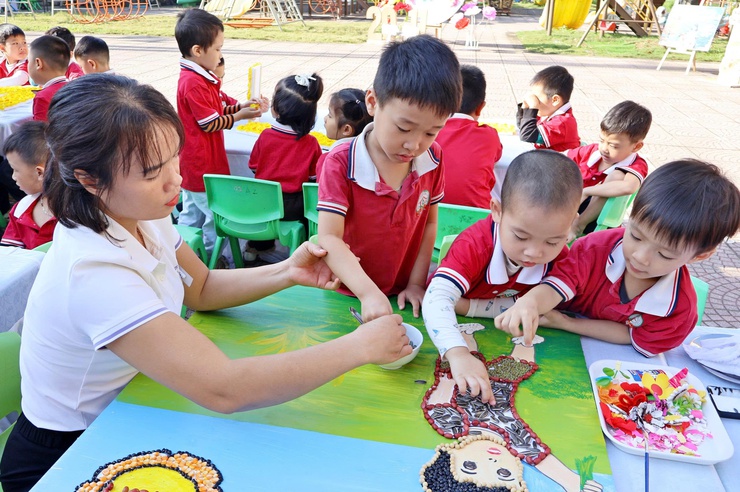 Trường Mầm non Kim Sơn giao lưu chào mừng ngày nhà giáo Việt nam 20/11


- Ảnh 7.