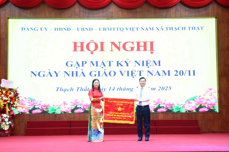 THẠCH THẤT: GẶP MẶT KỶ NIỆM NGÀY NHÀ GIÁO VIỆT NAM 20/11/2025- Ảnh 2.