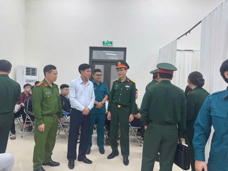 PHƯỜNG LÁNG TỔ CHỨC KHÁM SƠ TUYỂN SỨC KHỎE NGHĨA VỤ QUÂN SỰ NĂM 2026- Ảnh 2.