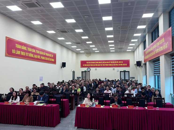 Công an các phường Phương Liệt và xã Chương Mỹ triển khai Kế hoạch tổng rà soát, làm sạch dữ liệu đăng ký phương tiện, giấy phép lái xe và số hóa hồ sơ đăng ký xe- Ảnh 1.