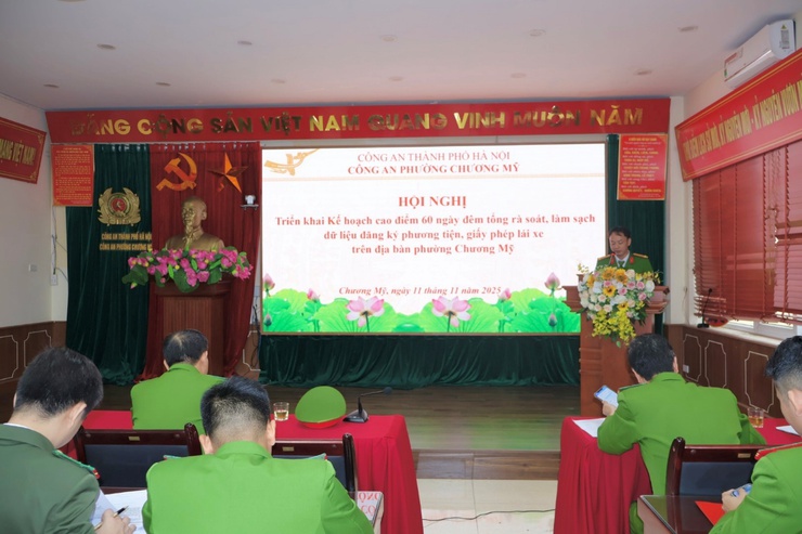 Công an các phường Phương Liệt và xã Chương Mỹ triển khai Kế hoạch tổng rà soát, làm sạch dữ liệu đăng ký phương tiện, giấy phép lái xe và số hóa hồ sơ đăng ký xe- Ảnh 3.