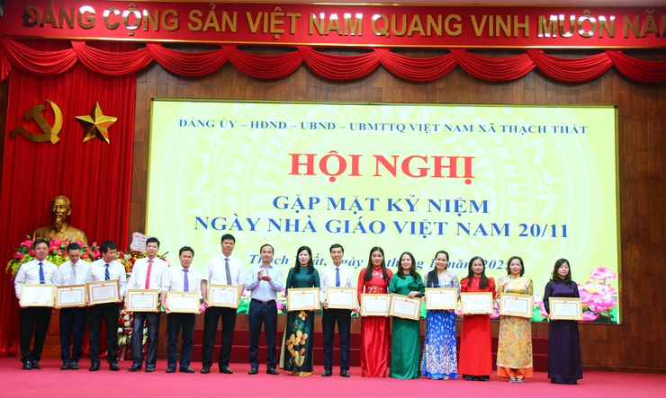 THẠCH THẤT: GẶP MẶT KỶ NIỆM NGÀY NHÀ GIÁO VIỆT NAM 20/11/2025- Ảnh 9.