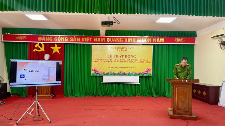 XÃ YÊN BÀI PHÁT ĐỘNG THỰC HIỆN KẾ HOẠCH CAO ĐIỂM 60 NGÀY ĐÊM RÀ SOÁT, LÀM SẠCH DỮ LIỆU ĐĂNG KÝ PHƯƠNG TIỆN VÀ GIẤY PHÉP LÁI XE- Ảnh 3.