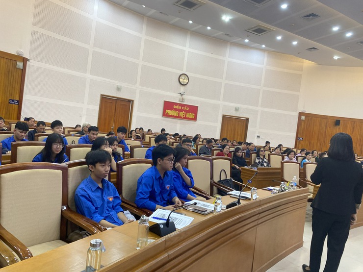 UBND phường Việt Hưng tổ chức Hội nghị Tập huấn tuyên truyền phổ biến nâng cao nhận thức nâng cao nhận thức về phòng, chống tệ nạn mại dâm- Ảnh 4.