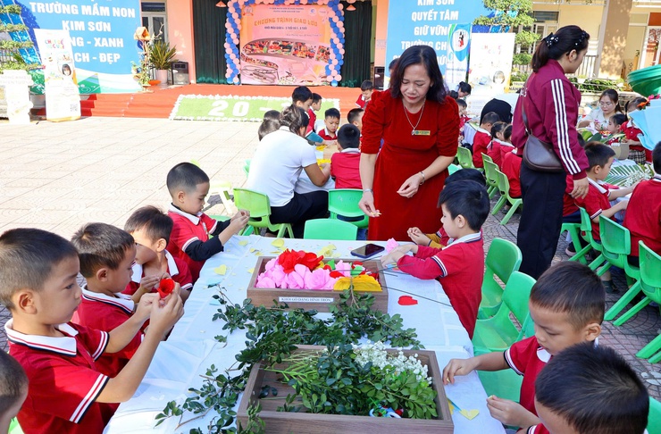 Trường Mầm non Kim Sơn giao lưu chào mừng ngày nhà giáo Việt nam 20/11


- Ảnh 9.