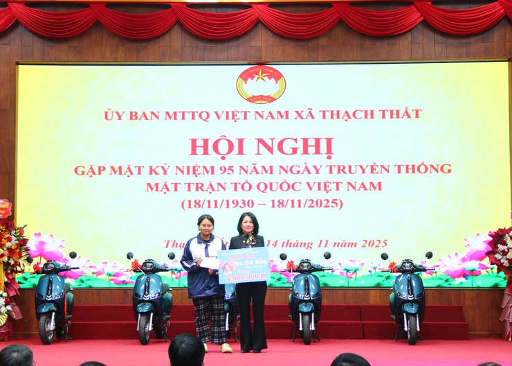 Thạch Thất gặp mặt kỷ niệm  95 năm ngày truyền thống Mặt trận Tổ quốc Việt Nam (18/11/1930 – 18/11/2025)- Ảnh 7.